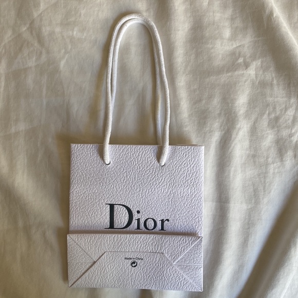 Dior paper shopping bag. - Picture 4 of 6